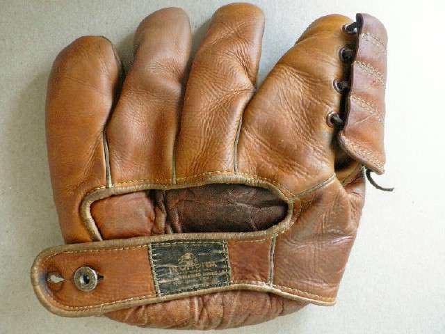 Jelly Sorrelle Nokona G11 Back